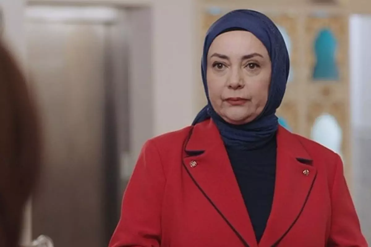 بیوگرافی و اسامی بازیگران سریال شربت زغال اخته + خلاصه داستان بیوگرافی و اسامی بازیگران سریال شربت زغال اخته + خلاصه داستان