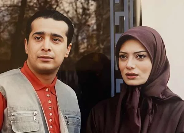 نگار فروزنده در کنار سپند امیرسلیمانی در سریال من یک مستاجرم