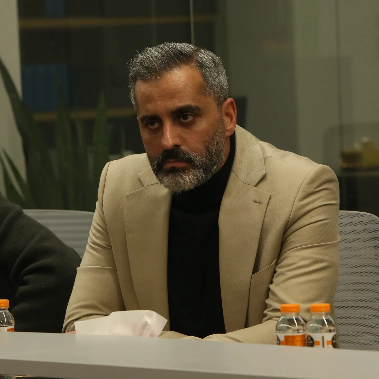 بیوگرافی علیرام نورایی و همسرش صبا تاجیک؛ از قلاده‌های طلا تا مردان آهنین