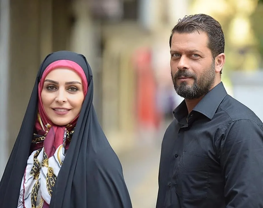 ماه چهره خلیلی در کنار پژمان بازغی در فیلم مرضیه