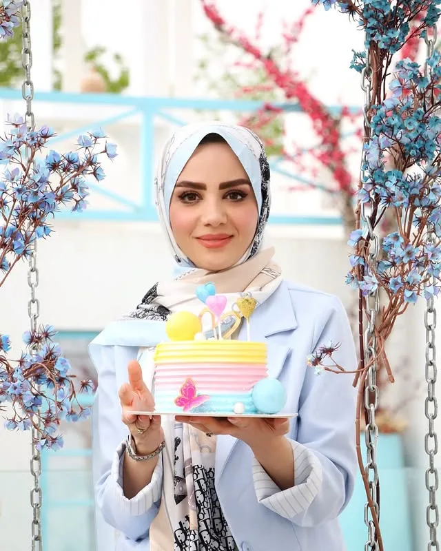 عکس جذاب مبینا نصیری در تولدش