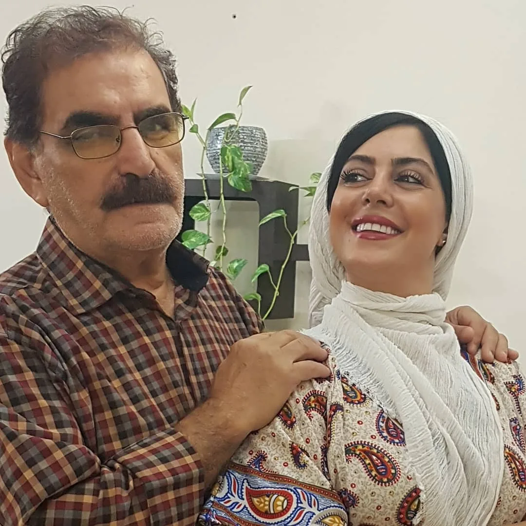 نیلوفر شهیدی و پدرش اسفندیار شهیدی