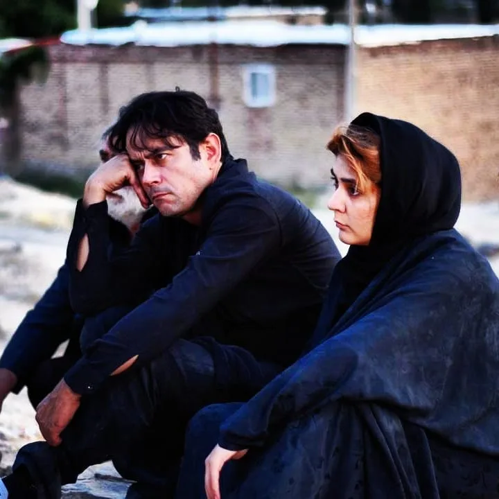 رحیم نوروزی و همسر سومش صالحه زهره وند در سکانسی از یک سریال