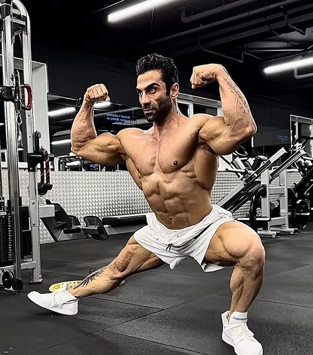 وحید بادپی بدنساز حرفه ای