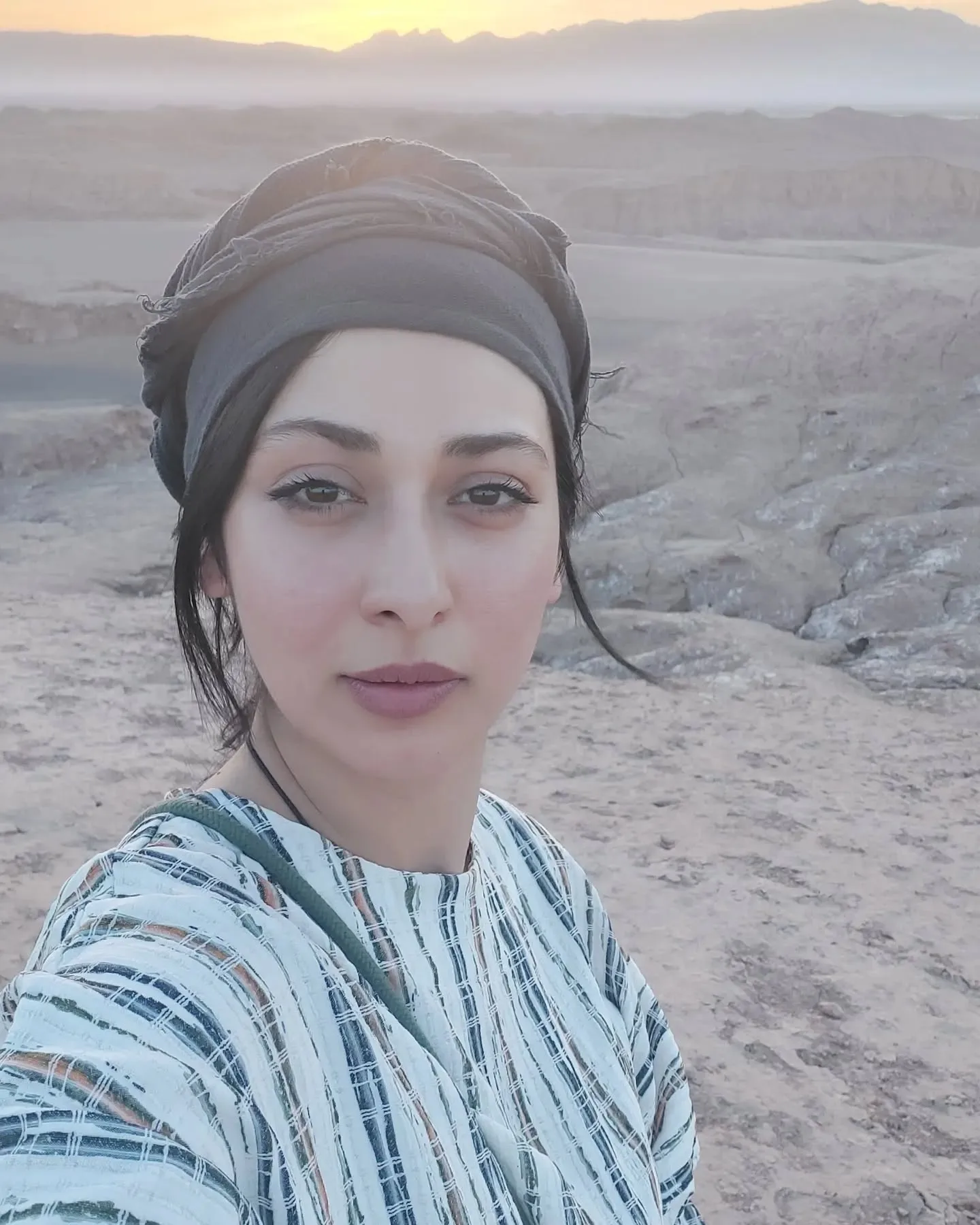 بیوگرافی زهرا سزاوار بازیگر نقش پریزاد در طوبی + تصاویر شخصی