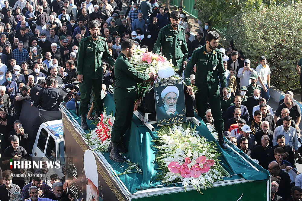 مراسم تشییع پیکر آیت الله محمد علی ناصری دولت آبادی در اصفهان