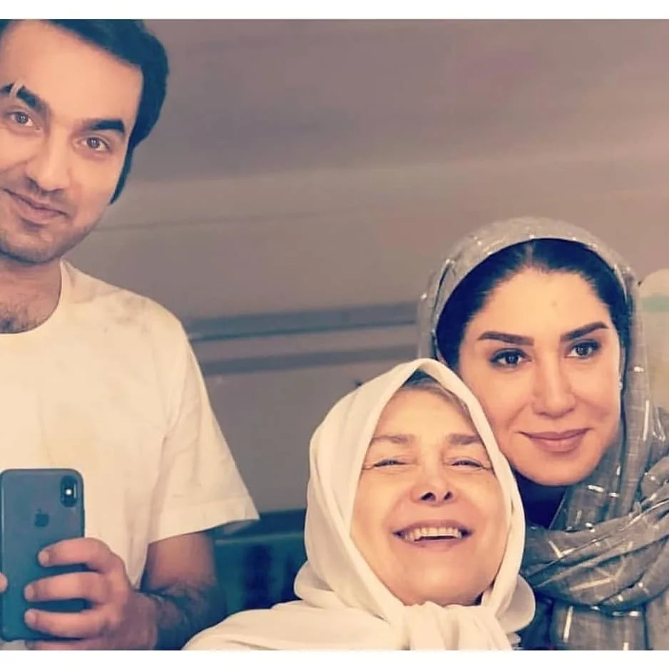 آفرین عبیسی و نسیم ادبی