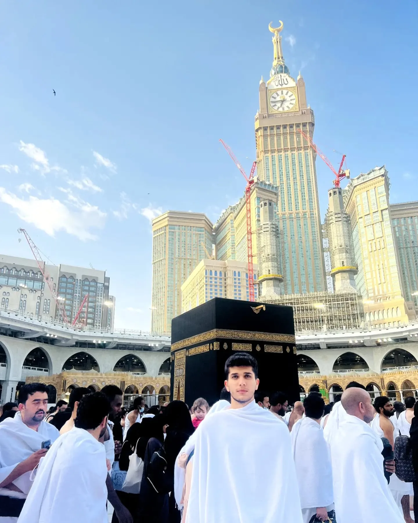 آریا یوسفی در سفر حج