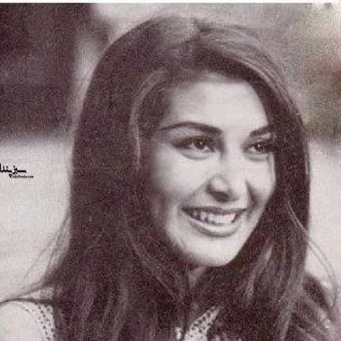 آفرین عبیسی