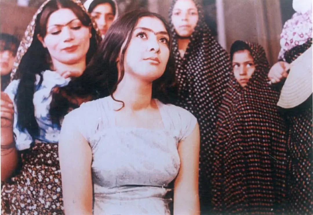 آفرین عبیسی