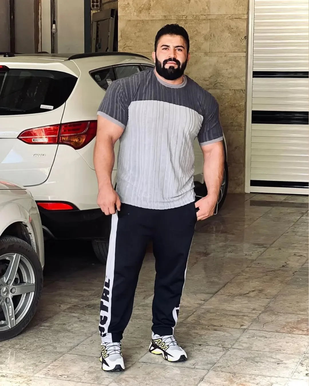بیوگرافی میلاد عباس آبادی قهرمان کرمانشاهی مردان آهنین ۱۴۰۴