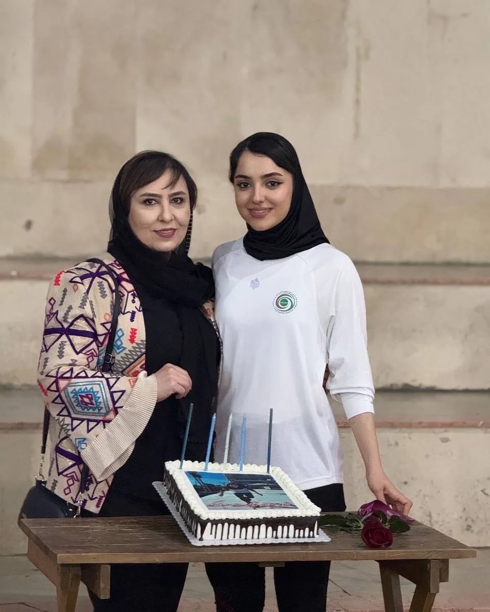 مژده شعبانی و مادرش