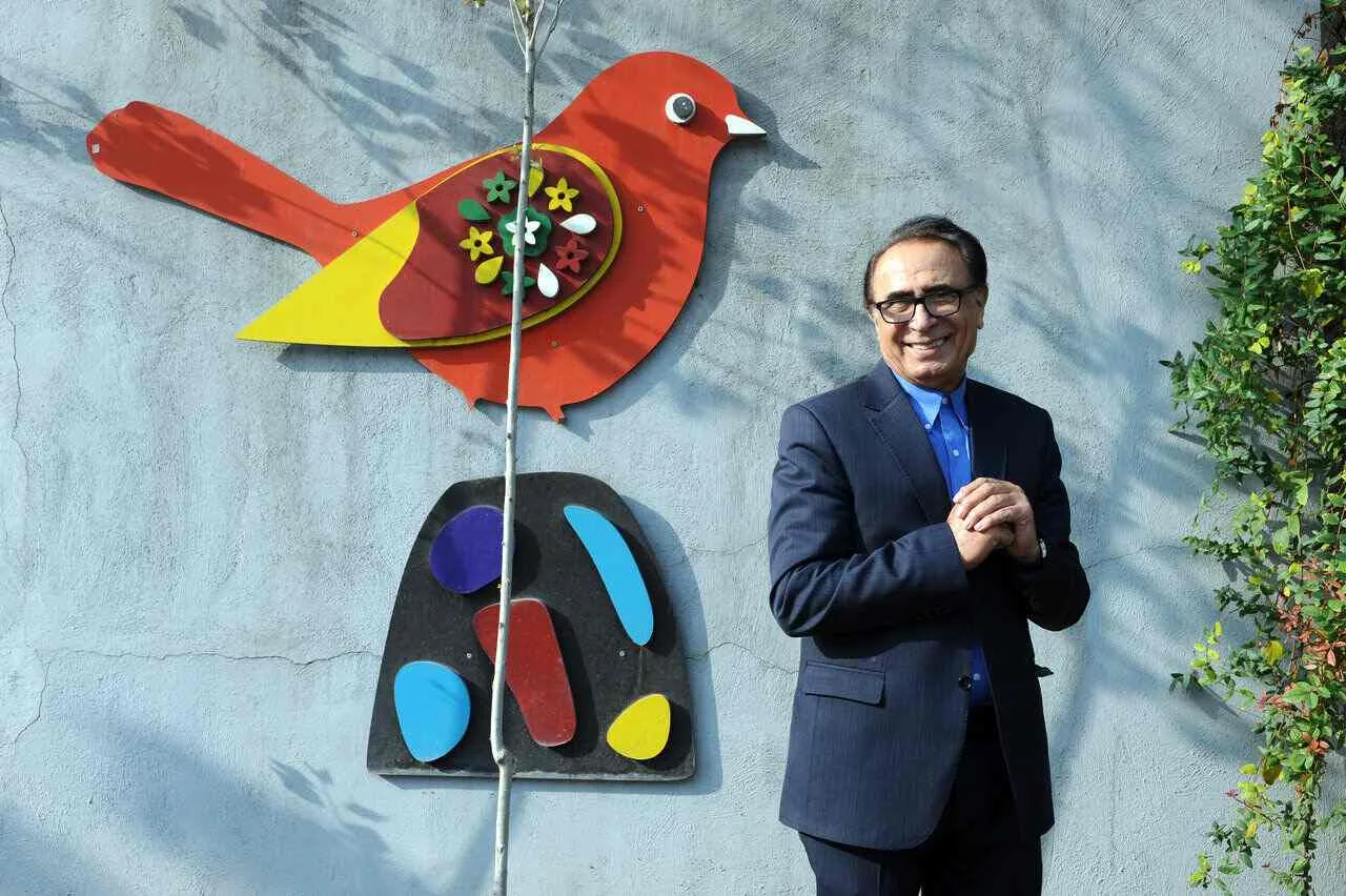 بیوگرافی اسماعیل آذر؛ مجری تلویزیون و راوی غزلهای ماندگار بیوگرافی اسماعیل آذر