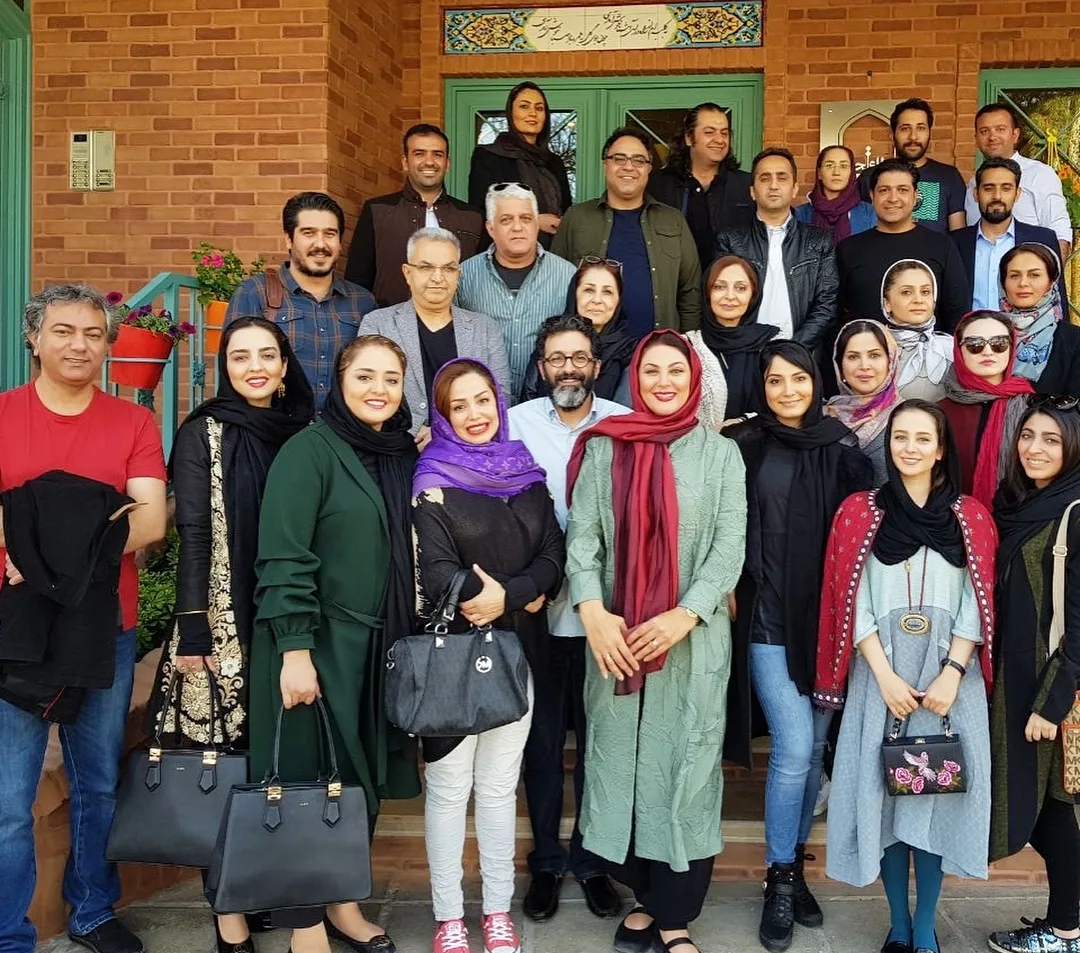 بازیگران در کافه رستوران لاله اسکندری
