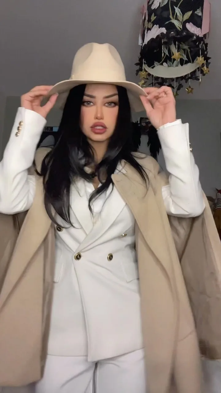 بیوگرافی شیرین کوچ شرکت کننده ایرانی-عربی «زن روز» شیرین بهمن شرکت کننده زن روز