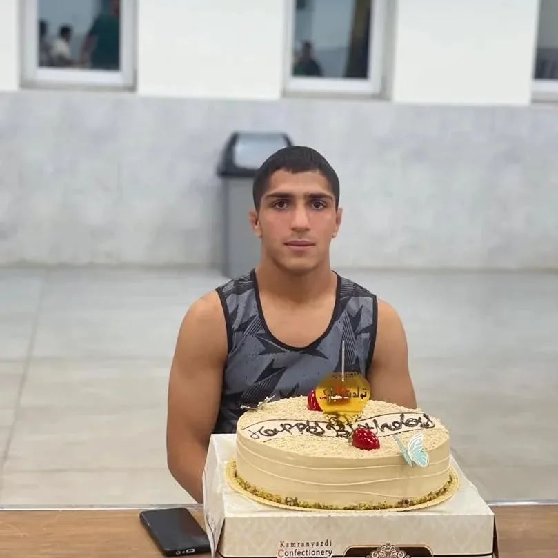 بیوگرافی علی مومنی کشتی گیر وزن ۵۷ کیلوگرم تیم ملی ایران