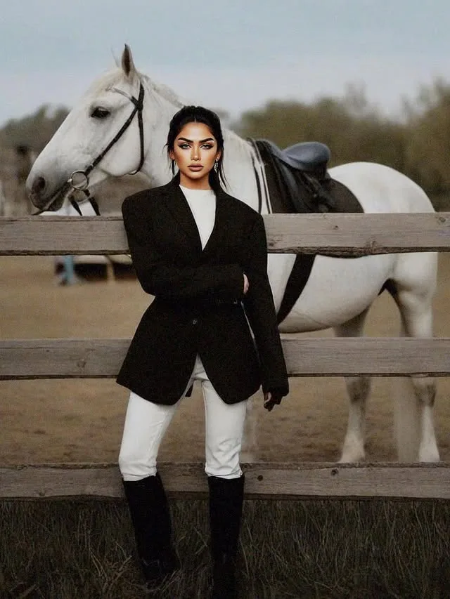 بیوگرافی شیرین کوچ شرکت کننده ایرانی-عربی «زن روز» عکس جذاب از شیرین کوچ برنامه زن روز