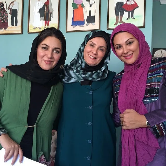 بیوگرافی گیتی خامنه مجری برنامه های کودک و نوجوان دهه ۶۰ صدا و سیما گیتی خامنه و خواهران اسکندری