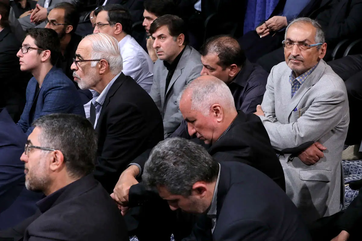 صادق زیباکلام کیست؟ انقلابی پرشور یا منتقد اصلاحطلب؟ صادق زیباکلام در دیدار با رهبری