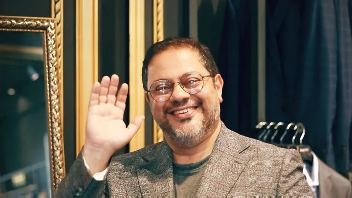 محمدرضا حسینیان مجری تلویزیون