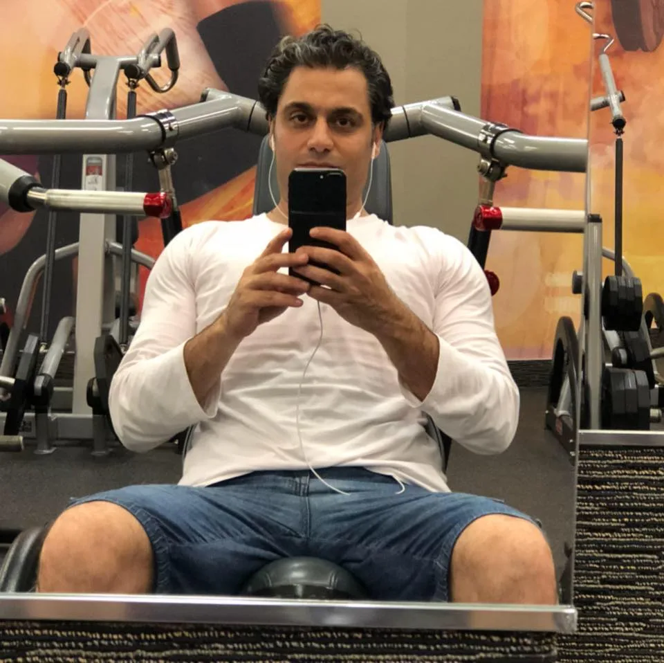 بیوگرافی علی زندی فر مجری سابق اخبار جوانهها؛ از مهاجرت به آمریکا تا جریانهای معاند بیوگرافی علی زندی فر مجری سابق اخبار جوانهها؛ از مهاجرت به آمریکا تا جریانهای معاند