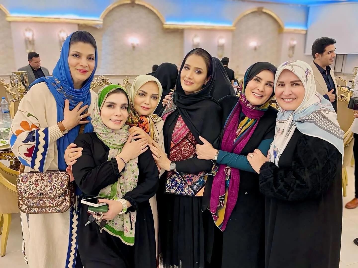 بیوگرافی الهه رضایی؛ از مجری برنامه کودک تا راه اندازی مهد کودک الهه رضایی به همراه جمعی از مجریان و بازیگران تلویزیون