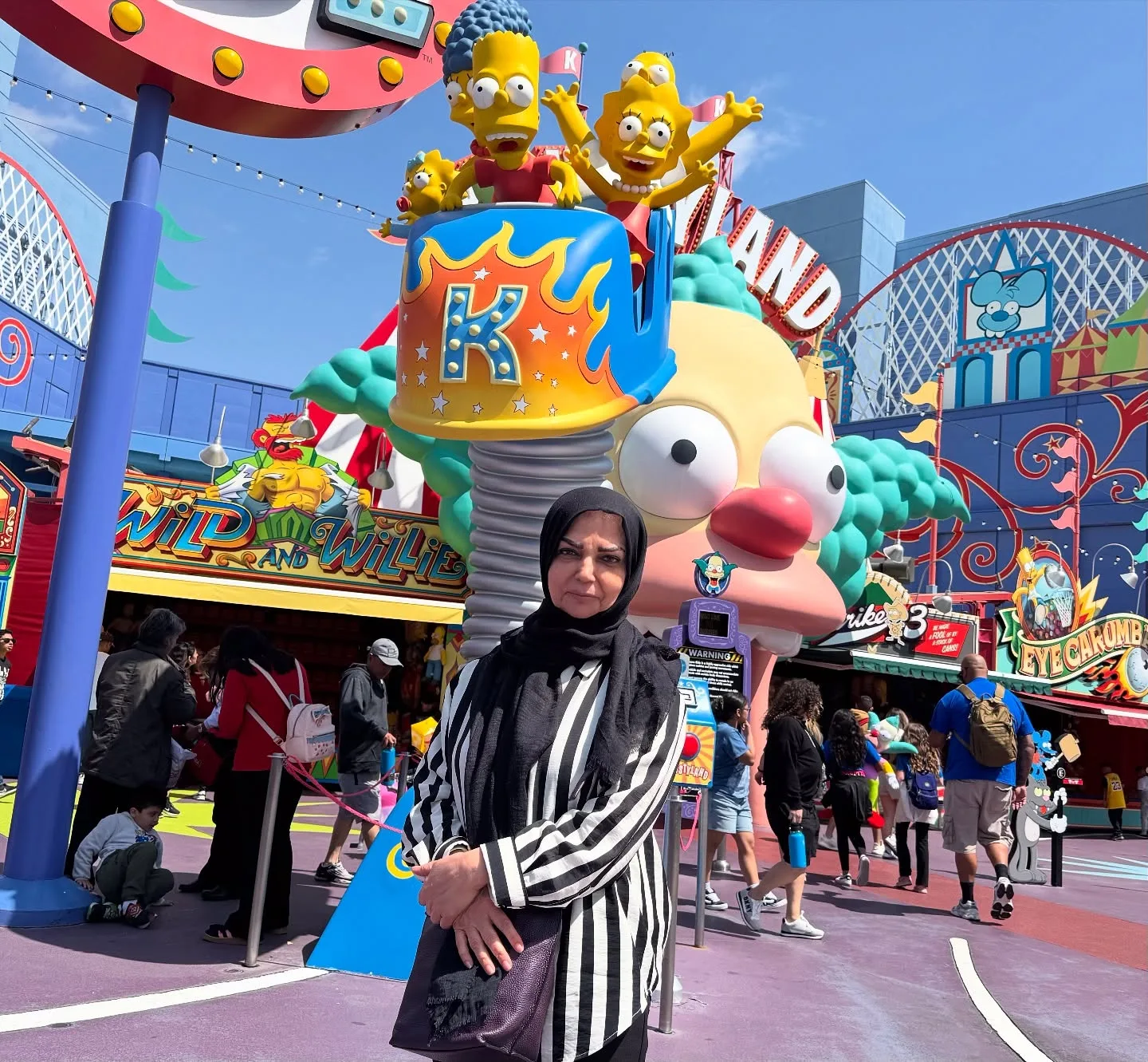 بیوگرافی الهه رضایی؛ از مجری برنامه کودک تا راه اندازی مهد کودک عکس الهه رضایی در خارج از کشور