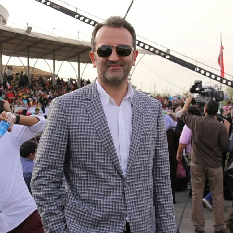 بیوگرافی فائزه کشاورز مجری باسابقه و گوینده اخبار جوانه های تلویزیون مهراب همسر فائزه کشاورز