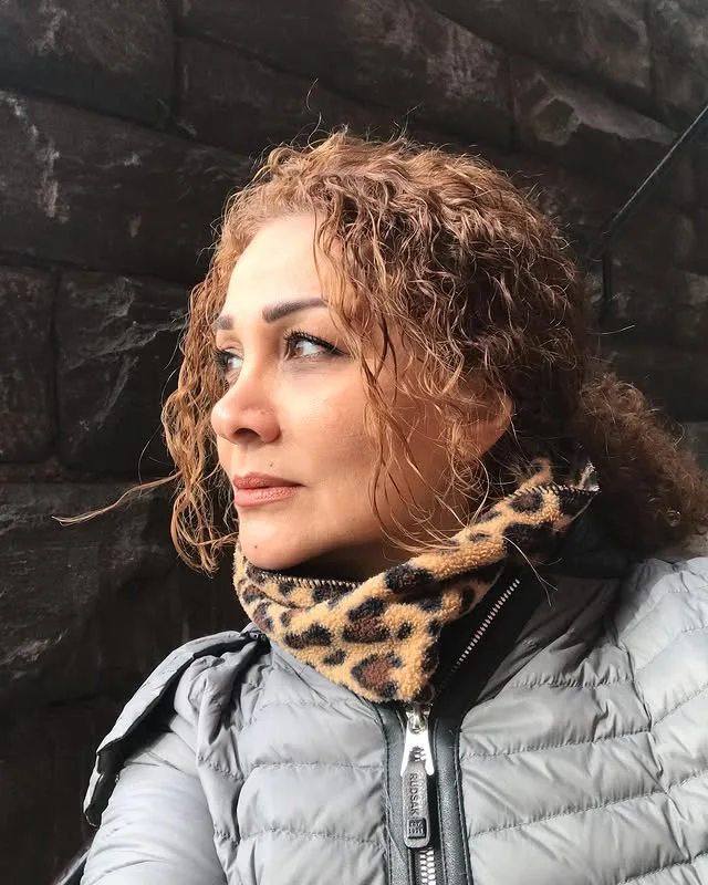 بیوگرافی لادن رضاجویی مجری کودک دهه ۶۰، خانم بهار بستنیها و مهاجرت به کانادا عکس جدید از لادن رضاجویی