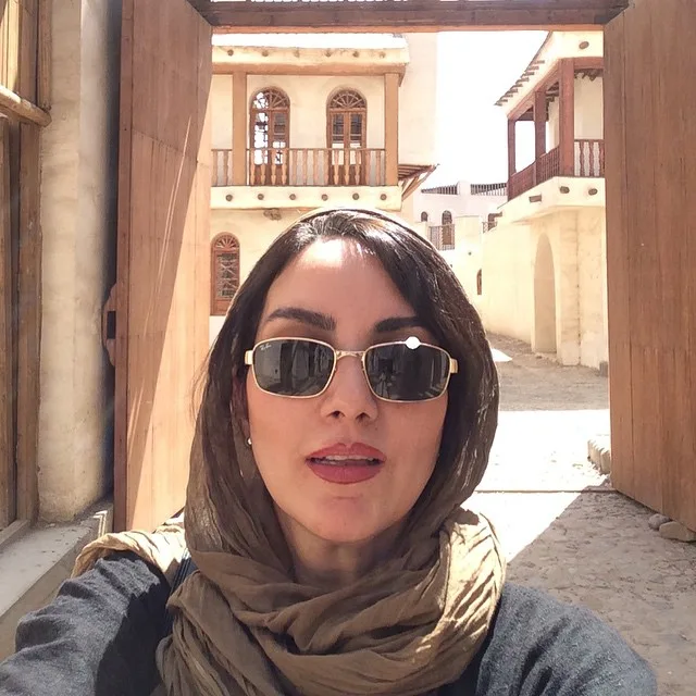 مرجان شیرمحمدی، بازیگر، نویسنده و طراح صحنه