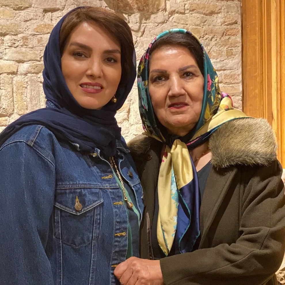 مرجان شیرمحمدی و مادرش