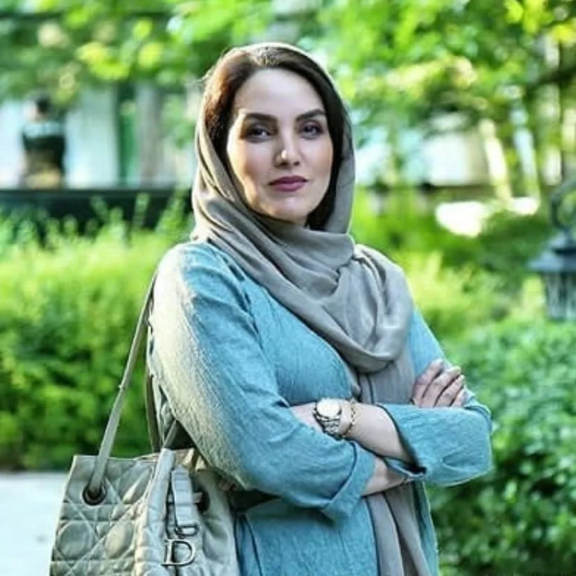 مرجان شیرمحمدی، بازیگر، نویسنده و طراح صحنه