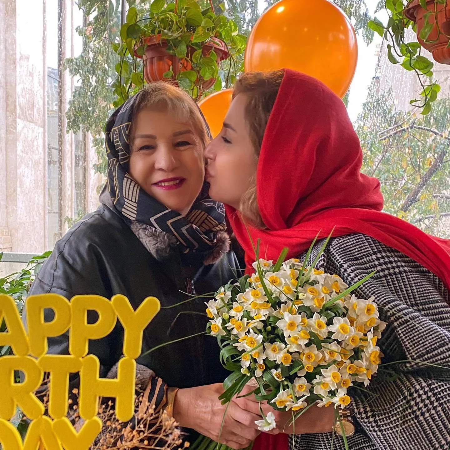 زندگی شخصی و بیوگرافی شبنم قلی خانی بازیگر و همسر، فرزند و خانواده شبنم قلی خانی و مادرش