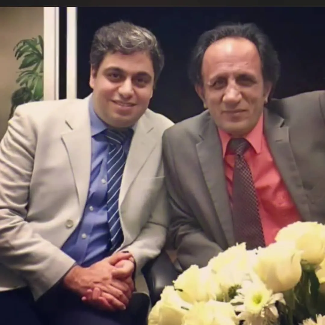 بیوگرافی علی زندی فر مجری سابق اخبار جوانهها؛ از مهاجرت به آمریکا تا جریانهای معاند علی زندیفر و سید محمد حسینی