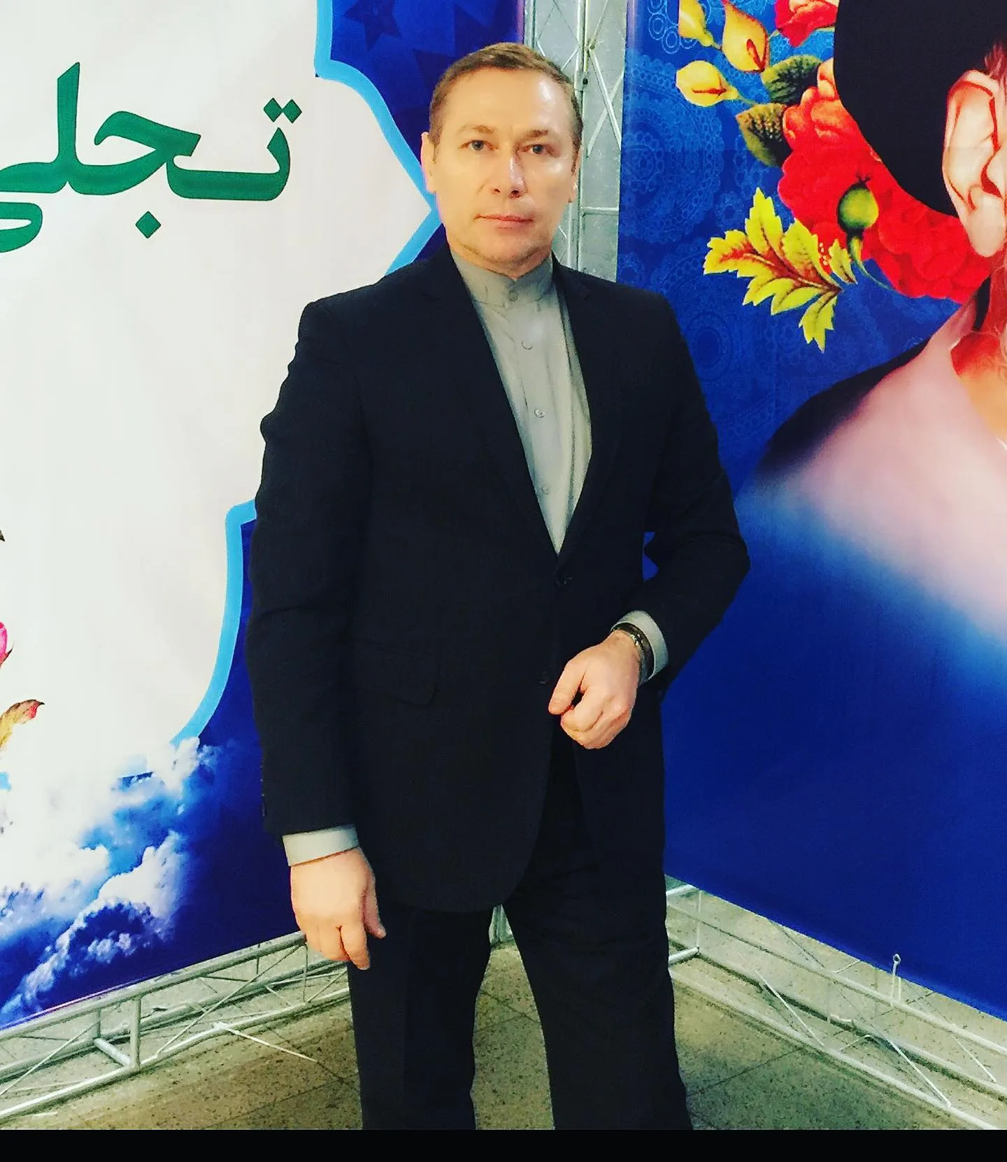 بیوگرافی شهرام فرهادی گوینده تالشی خبر صدا و سیما و حواشی الحاق آستارا