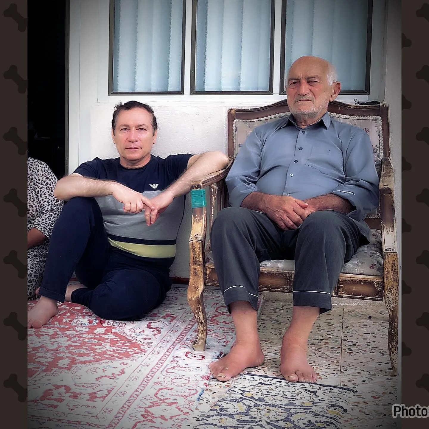 شهرام فرهادی در کنار پدرش