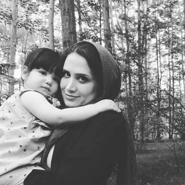 بیوگرافی سارا روستاپور مجری کودک (خاله سارا)، زندگی شخصی و ازدواجها سارا روستاپور و دخترش نهال انشایی