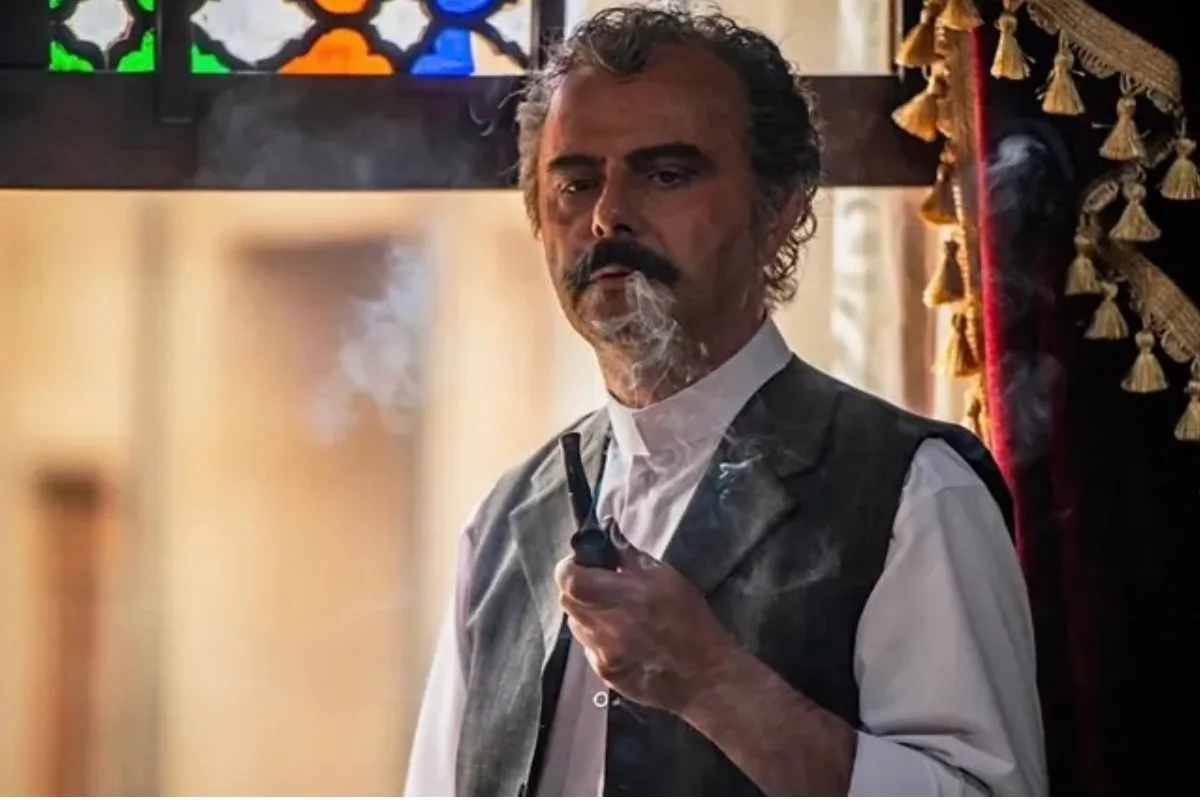 بازیگران ایرانی متولد آذر ماه؛ از علی شادمان و سینا مهراد تا لیلا بلوکات و ثریا قاسمی علی مصفا در نقش بصیرالملک