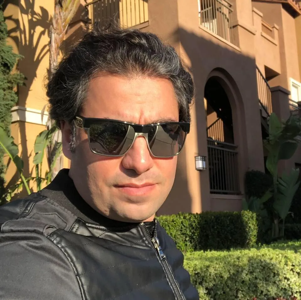 بیوگرافی علی زندی فر مجری سابق اخبار جوانهها؛ از مهاجرت به آمریکا تا جریانهای معاند بیوگرافی علی زندی فر مجری سابق اخبار جوانهها؛ از مهاجرت به آمریکا تا جریانهای معاند