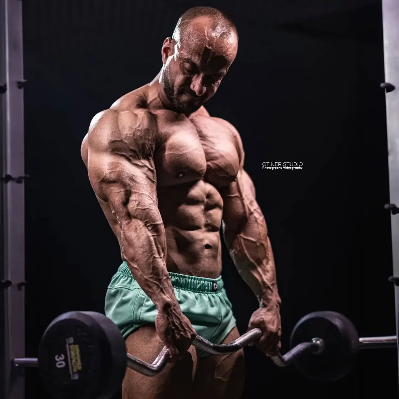 علت فوت و بیوگرافی فرامرز عزیزی قهرمان بدنسازی علت فوت و بیوگرافی فرامرز عزیزی قهرمان بدنسازی