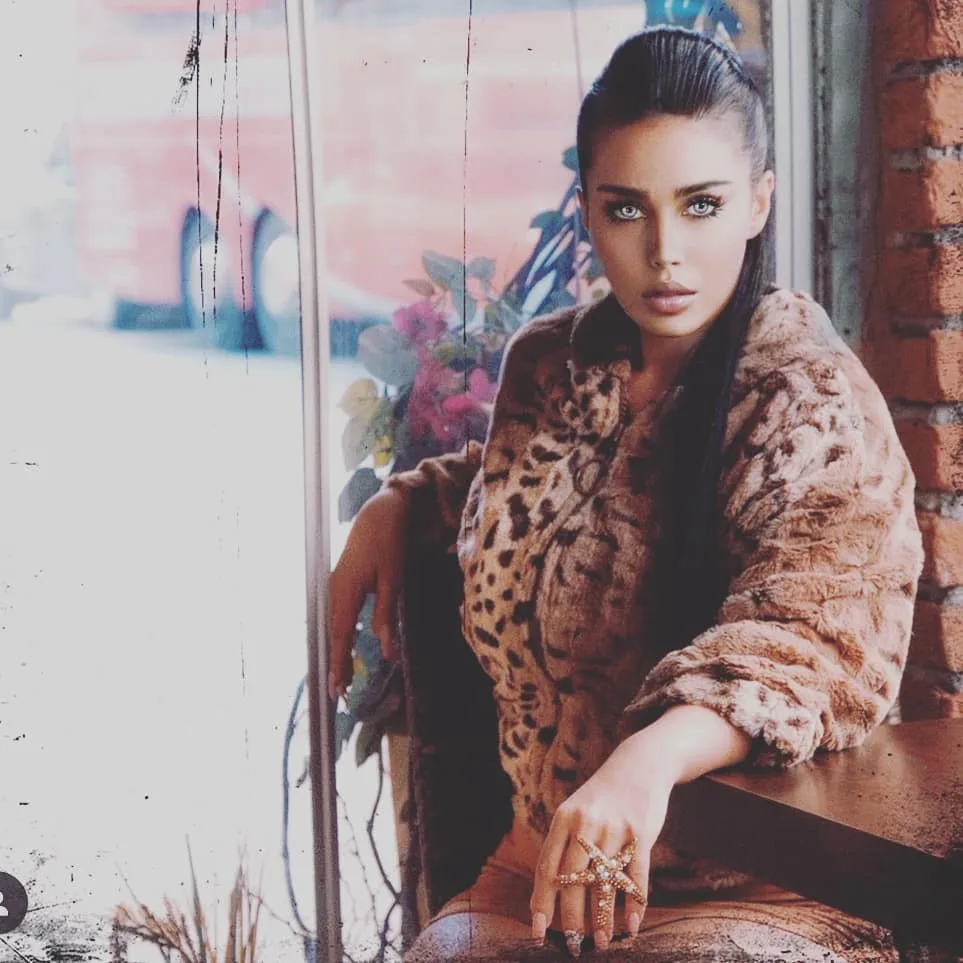 مینا نامداری کیست؟ زندگی شخصی و حواشی مینا نامداری چهره پرحاشیه اینستاگرامی مینا نامداری