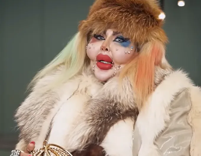 آناهیتا ناچو یا هارلی کویین ایرانی کیست؟ بیوگرافی دختری که ۳۸۸ بار عمل زیبایی انجام داده است! آناهیتا ناچو یا هارلی کویین ایرانی کیست؟ بیوگرافی دختری که ۳۸۸ بار عمل زیبایی انجام داده است!