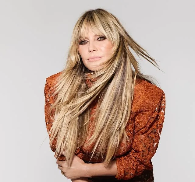 تصاویر و بیوگرافی هایدی کلوم مجری قرعه کشی گروه بندی جام جهانی آمریکا هایدی کلوم مدل و مجری معروف