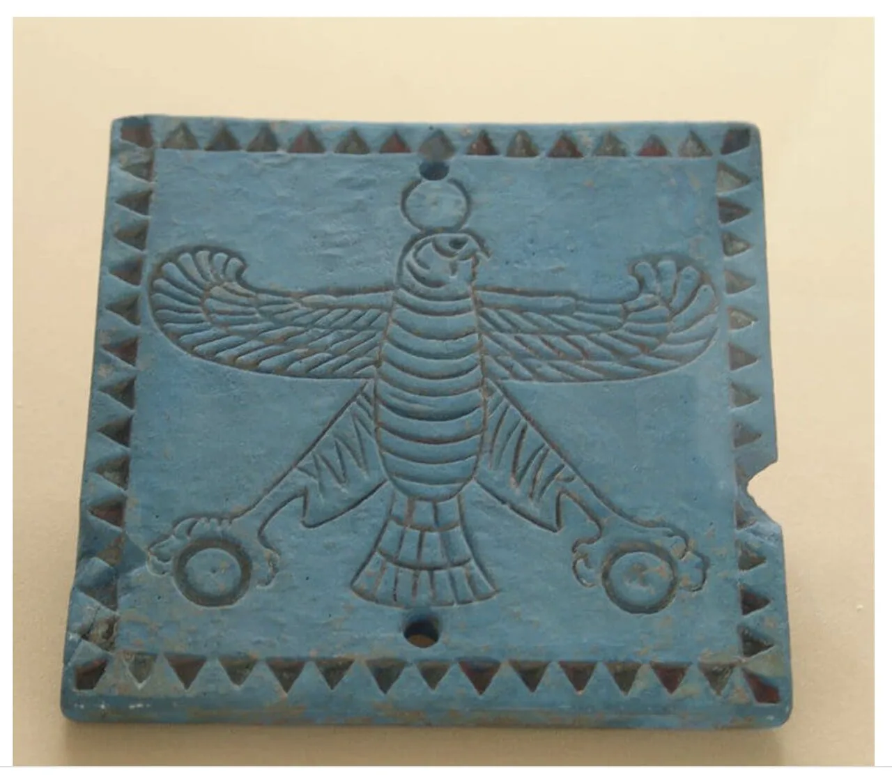 عقاب زرین هخامنشی