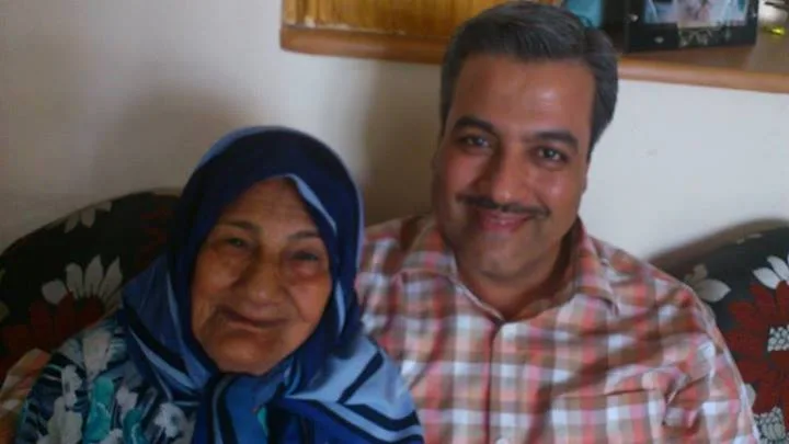 بیوگرافی محمود معصومی گوینده سابق خبر ورزشی صدا و سیما و علت خداحافظی محمود معصومی در کنار مادرش