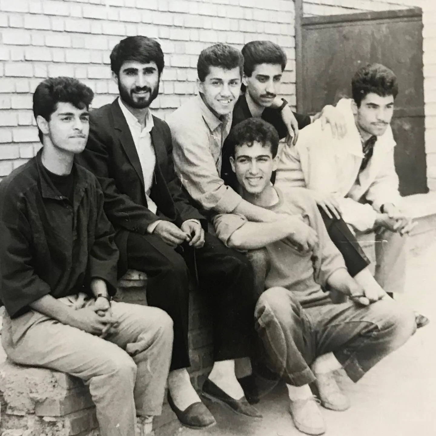 بیوگرافی داوود دادمرزی مجری و گوینده خبر ورزشی و ماجرای خداحافظی ناگهانی از تلویزیون تصویر جوانی داوود دادمرزی در دهه شصت