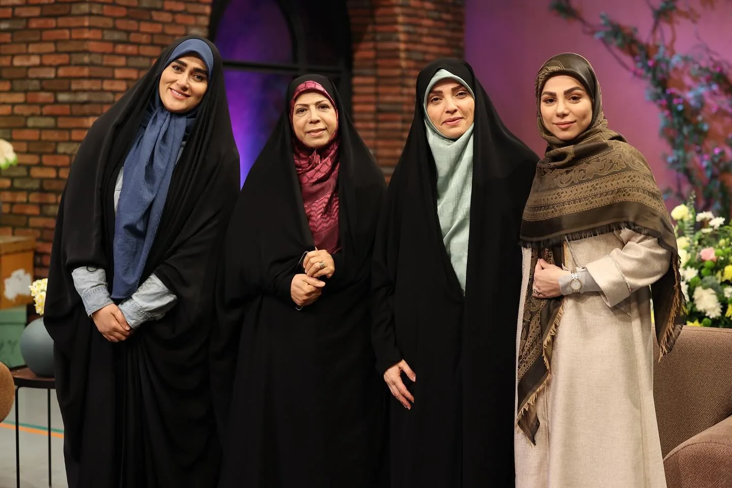 بیوگرافی قدسیه صالحی مجری چادری تلویزیون و ماجرای توبیخ او قدسیه صالحی در کنار محیا اسناوندی در برنامه تلویزیونی