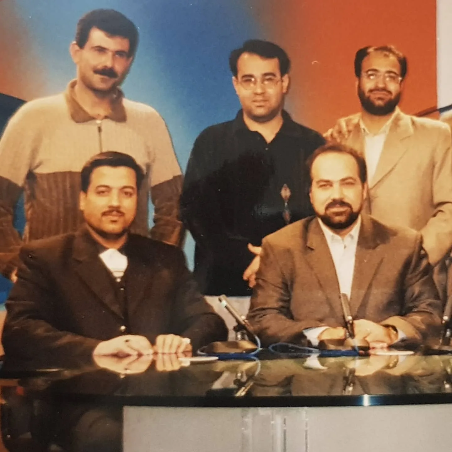 مازیار ناظمی، محمود معصومی و دیگر کارکنان بخش ورزشی خبر