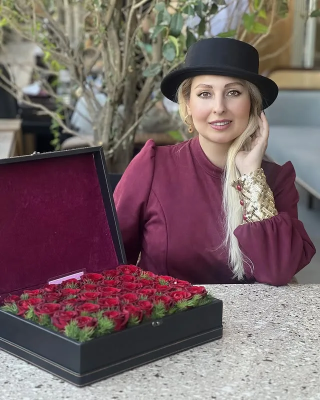 بیوگرافی ندا غفاری مجری سابق صدا و سیما و تغییر پوشش عجیب پس از استعفا ظاهر و پوشش جدید ندا غفاری