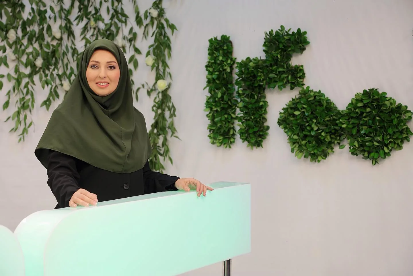 بیوگرافی ندا غفاری مجری سابق صدا و سیما و تغییر پوشش عجیب پس از استعفا ندا غفاری در قاب تلویزیون